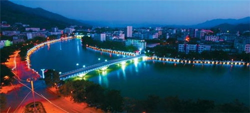 火锅店创意设计，火锅店设计案例文案简短