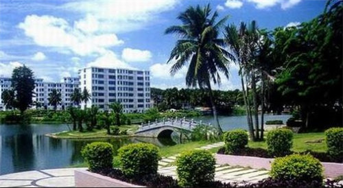 《90%人不知道创业城旋转小火锅店的秘密武器》